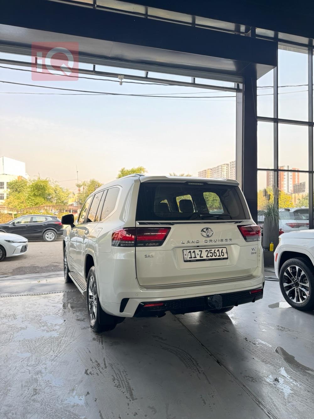 تۆیۆتا لاند کروزەر